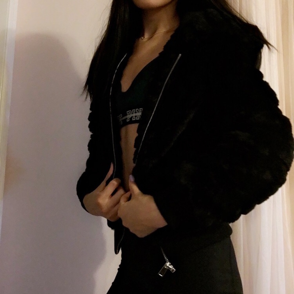 Forever 21- Cropped Ribbed Faux Fur Hooded Jacket